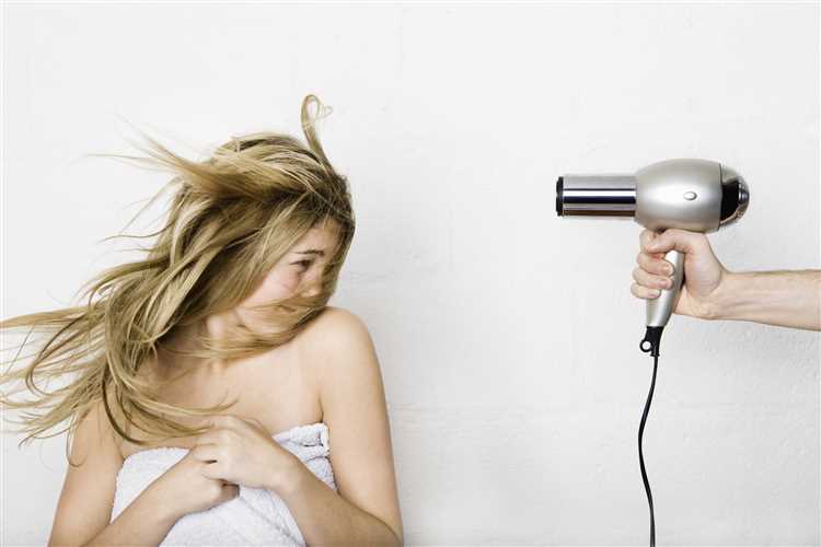 Как избежать перегрева и пересушивания волос при использовании фена